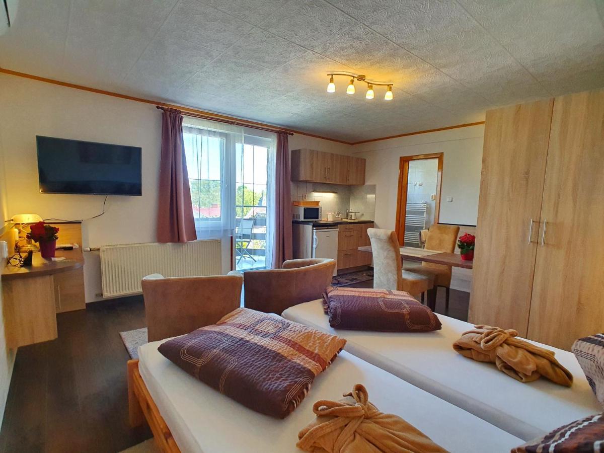 Hévíz Villa Familia Extérieur photo