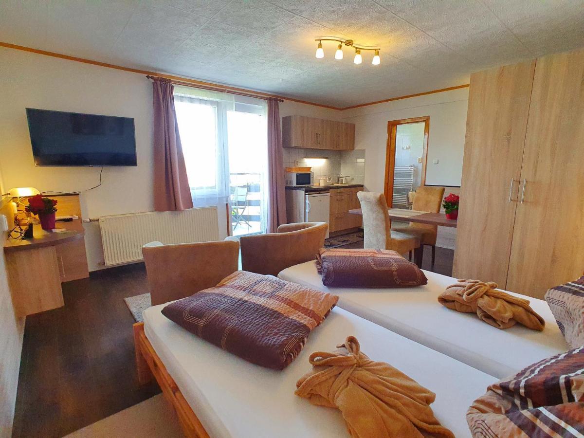 Hévíz Villa Familia Extérieur photo